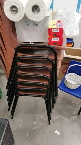 Cadires de color marró